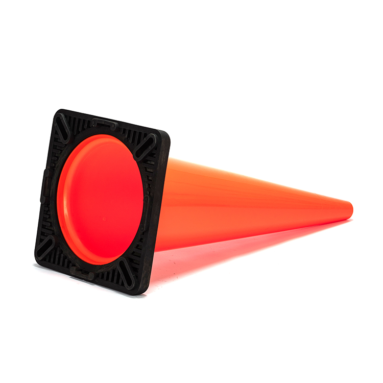 RC900C-1 HEAVY DUTY BLACK BASE PVC TRAFFIC CONE - AMERICAN STD