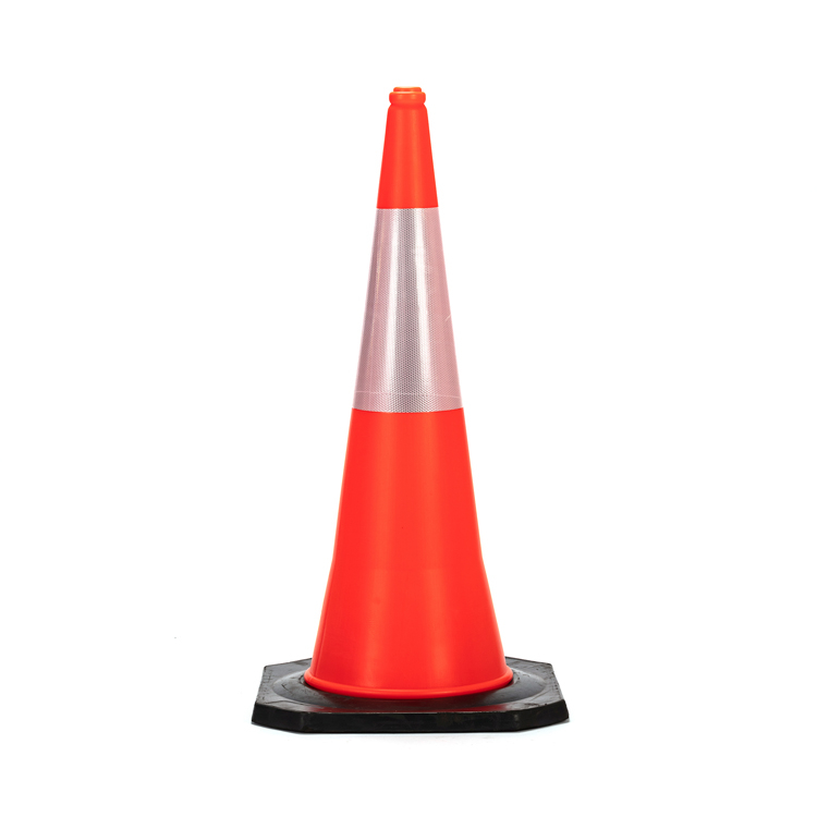 RC1000PR-1 40" PE TRAFFIC CONE (RUBBER BASE)