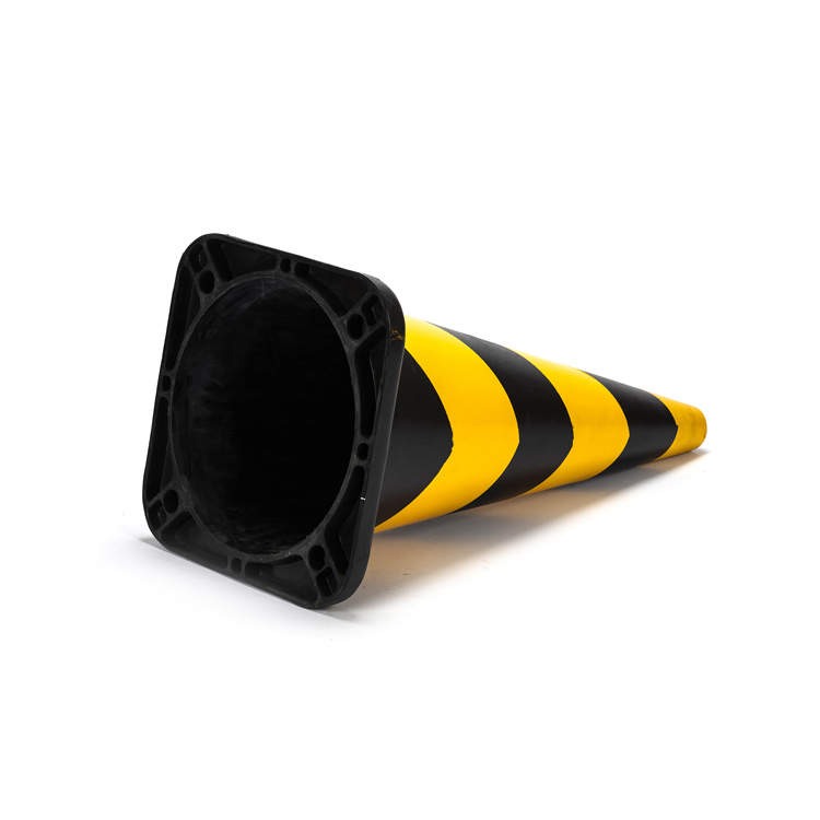 RC700R-1 RUBBER TRAFFIC CONE