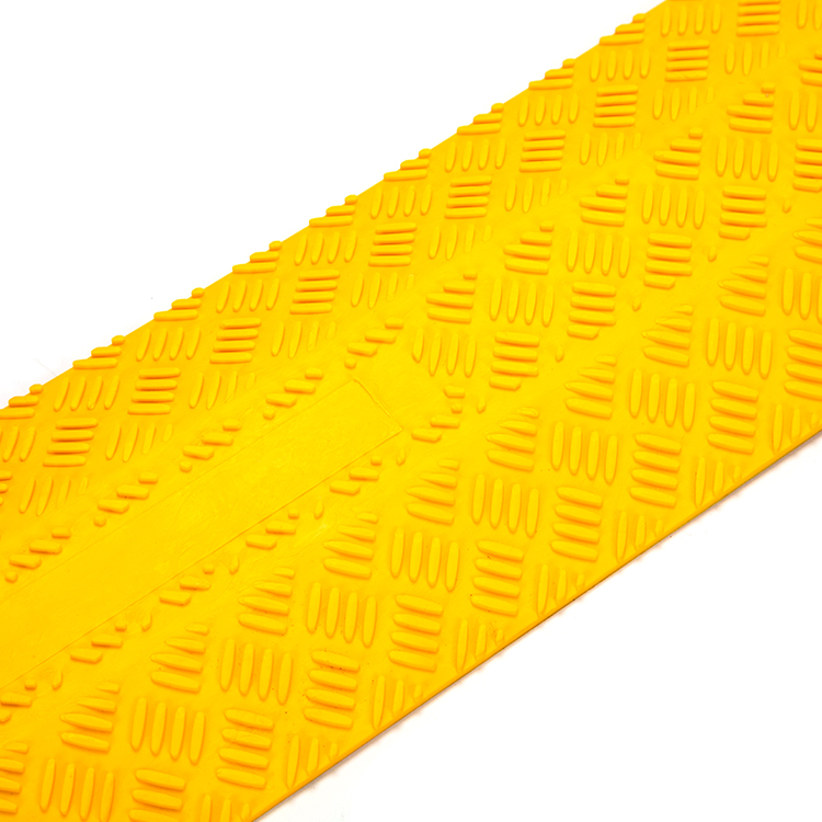 CP-1P PLASTIC CABLE PROTECTOR RAMP / CABLE GUARD